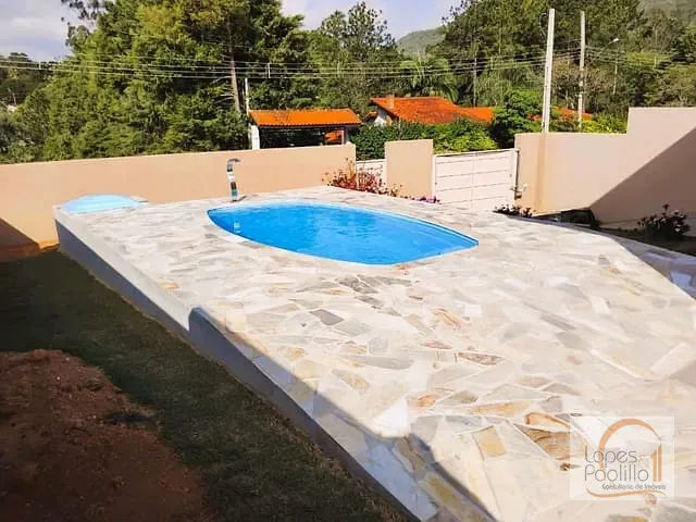 Casa com 600m² 3 quartos e 1 banheiro, à venda, no bairro Jardim Solaris em Atibaia