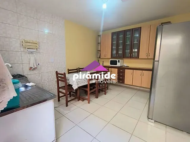 Casa com 180m² 3 quartos e 4 banheiros, à venda, no bairro Massaguaçu em Caraguatatuba