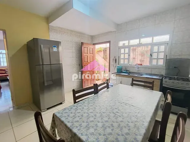 Casa com 180m² 3 quartos e 4 banheiros, à venda, no bairro Massaguaçu em Caraguatatuba