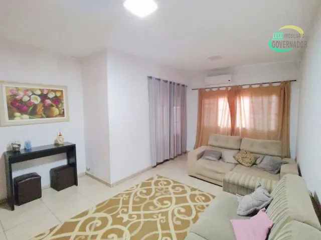 Casa com 250m² 4 quartos e 5 banheiros, à venda, no bairro Jardim García em Campinas