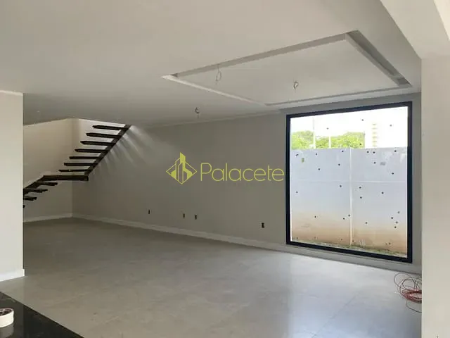 Casa à venda, no bairro Chácaras Cataguá em Taubaté