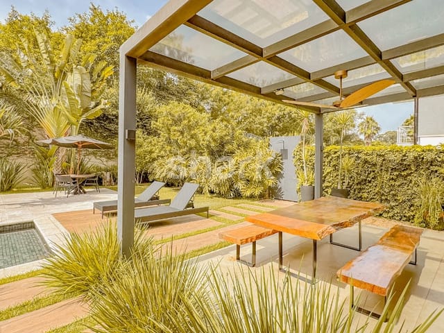 Casa com 448m² 4 quartos e 6 banheiros, à venda ou para alugar, no bairro Alphaville Conde II em Barueri