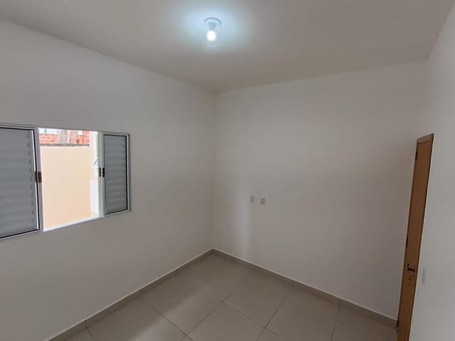 Casa com 147m² 2 quartos e 2 banheiros, à venda, no bairro Abaete em Taubaté