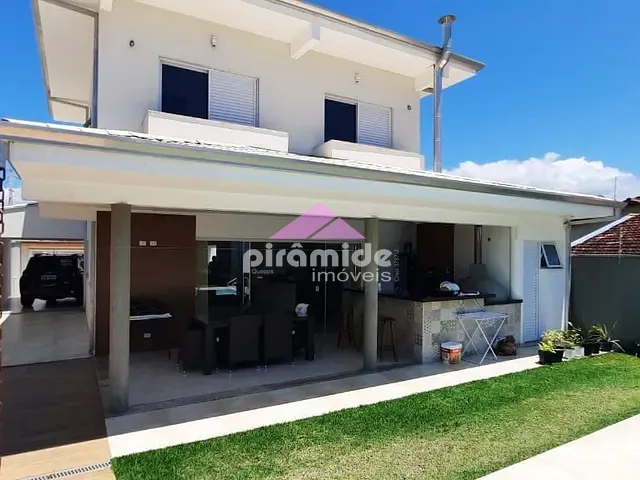 Casa com 360m² 4 quartos e 3 banheiros, à venda, no bairro Jardim Britânia em Caraguatatuba