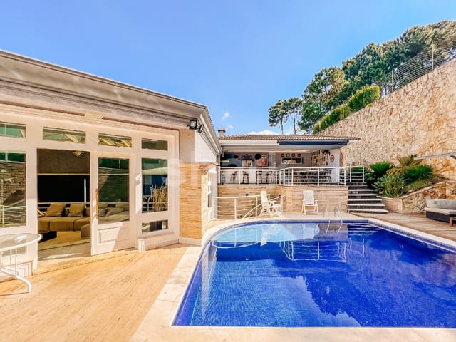 Casa com 950m² 6 quartos e 9 banheiros, à venda, no bairro Alphaville em Santana de Parnaíba