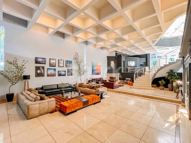 Casa com 950m² 6 quartos e 9 banheiros, à venda, no bairro Alphaville em Santana de Parnaíba