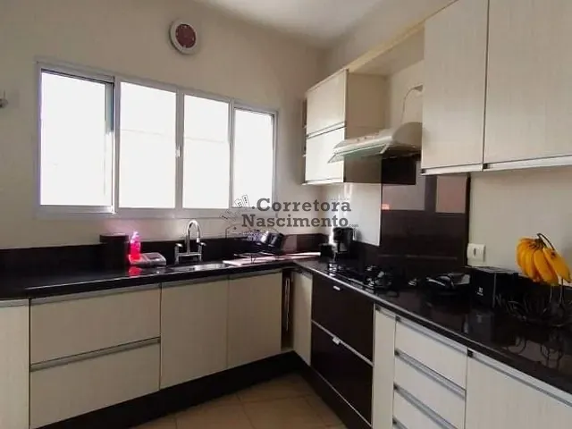 Casa com 283m² 3 quartos e 2 banheiros, à venda, no bairro Parque California em Jacareí