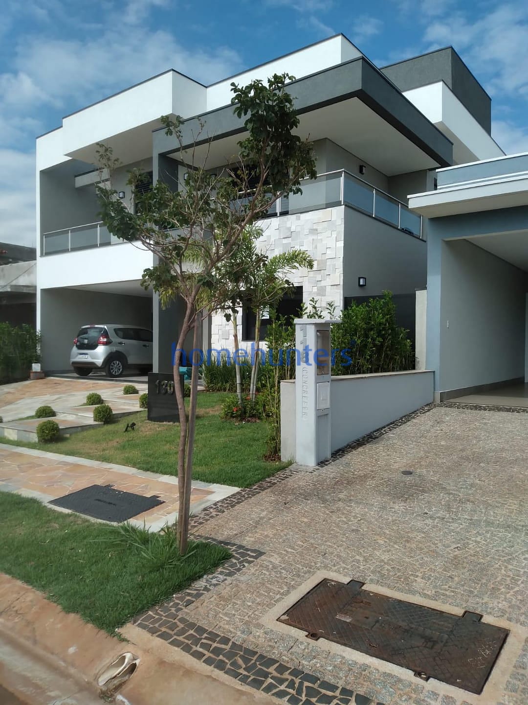 Casa à venda com 3 quartos, 242m² - Foto 2