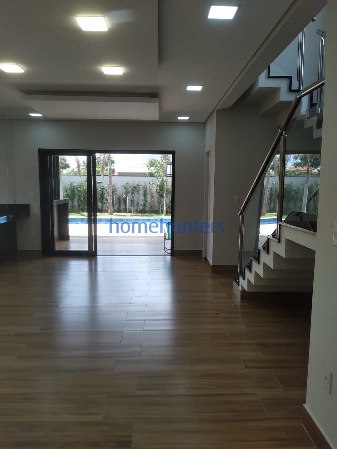 Casa à venda com 3 quartos, 242m² - Foto 8