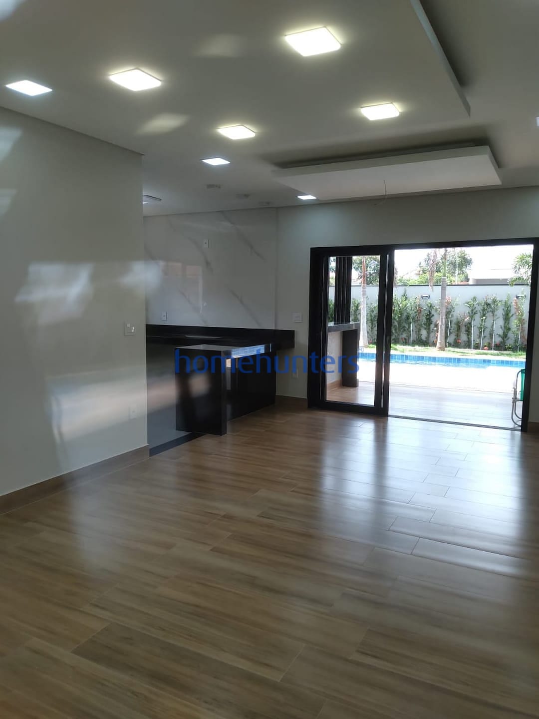 Casa à venda com 3 quartos, 242m² - Foto 9