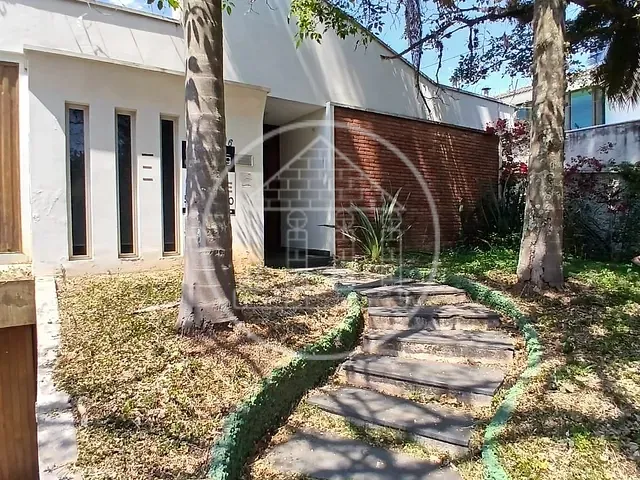 Casa com 1000m² 4 quartos e 3 banheiros, à venda ou para alugar, no bairro Brooklin em São Paulo