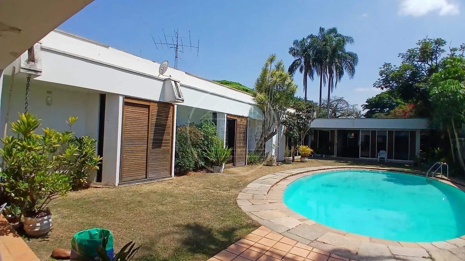 Casa, 4 quartos, 645 m² - Foto 1