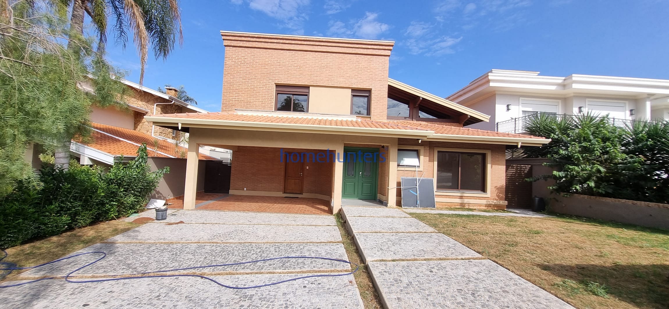Casa à venda com 4 quartos, 375m² - Foto 1