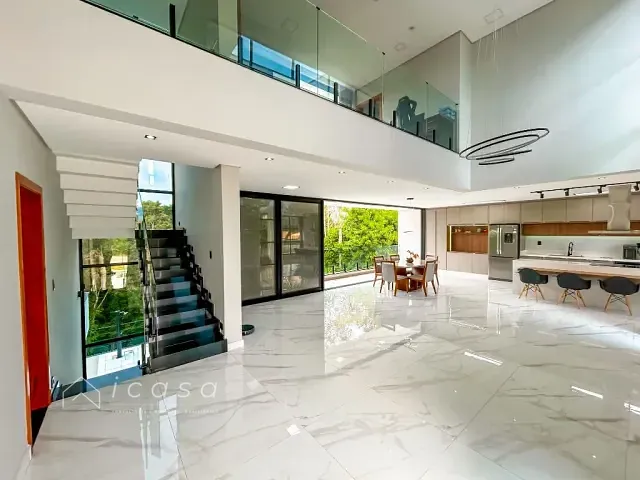 Casa com 1000m² 4 quartos e 6 banheiros, à venda ou para alugar, no bairro Tampanhão em Jambeiro