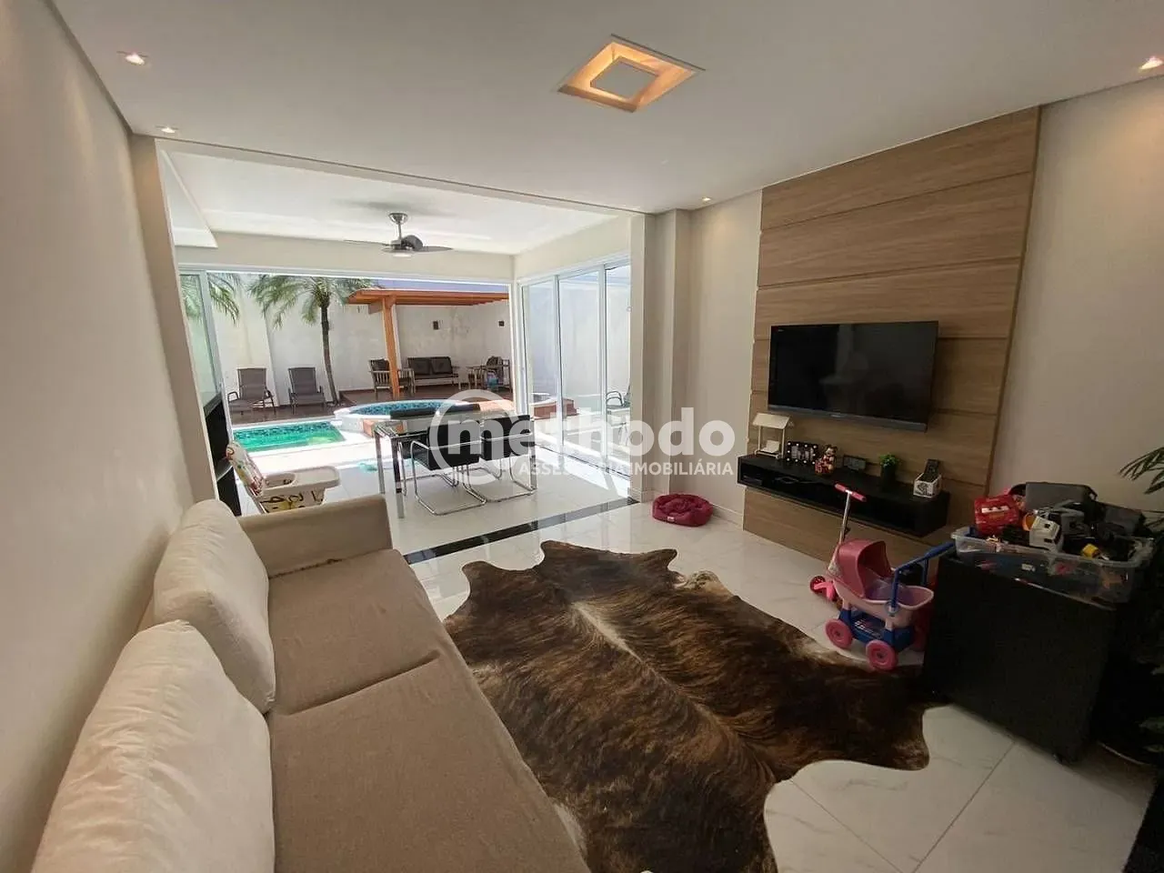 Casa, 4 quartos, 335 m² - Foto 2