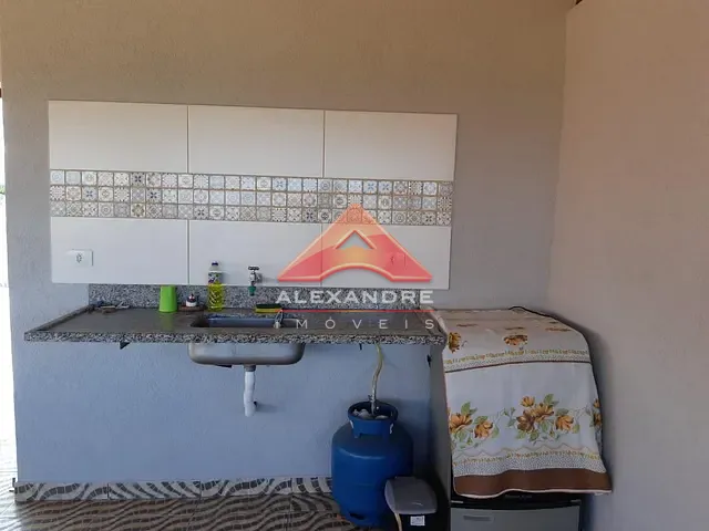 Casa com 250m² 3 quartos e 2 banheiros, à venda, no bairro Jardim Castanheira em São José dos Campos
