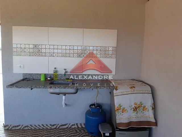 Casa com 250m² 3 quartos e 2 banheiros, à venda, no bairro Jardim Castanheira em São José dos Campos