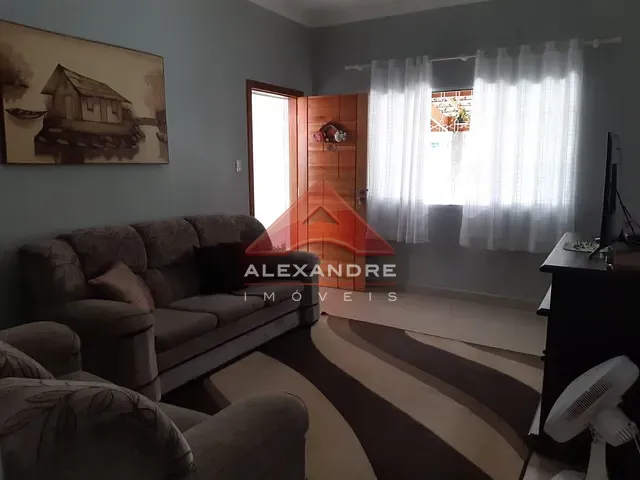 Casa com 250m² 3 quartos e 2 banheiros, à venda, no bairro Jardim Castanheira em São José dos Campos