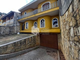 Foto do Casa-Casa tipo para venda em Cidade Líder com 4 quartos, sendo 1 suíte, 377m²