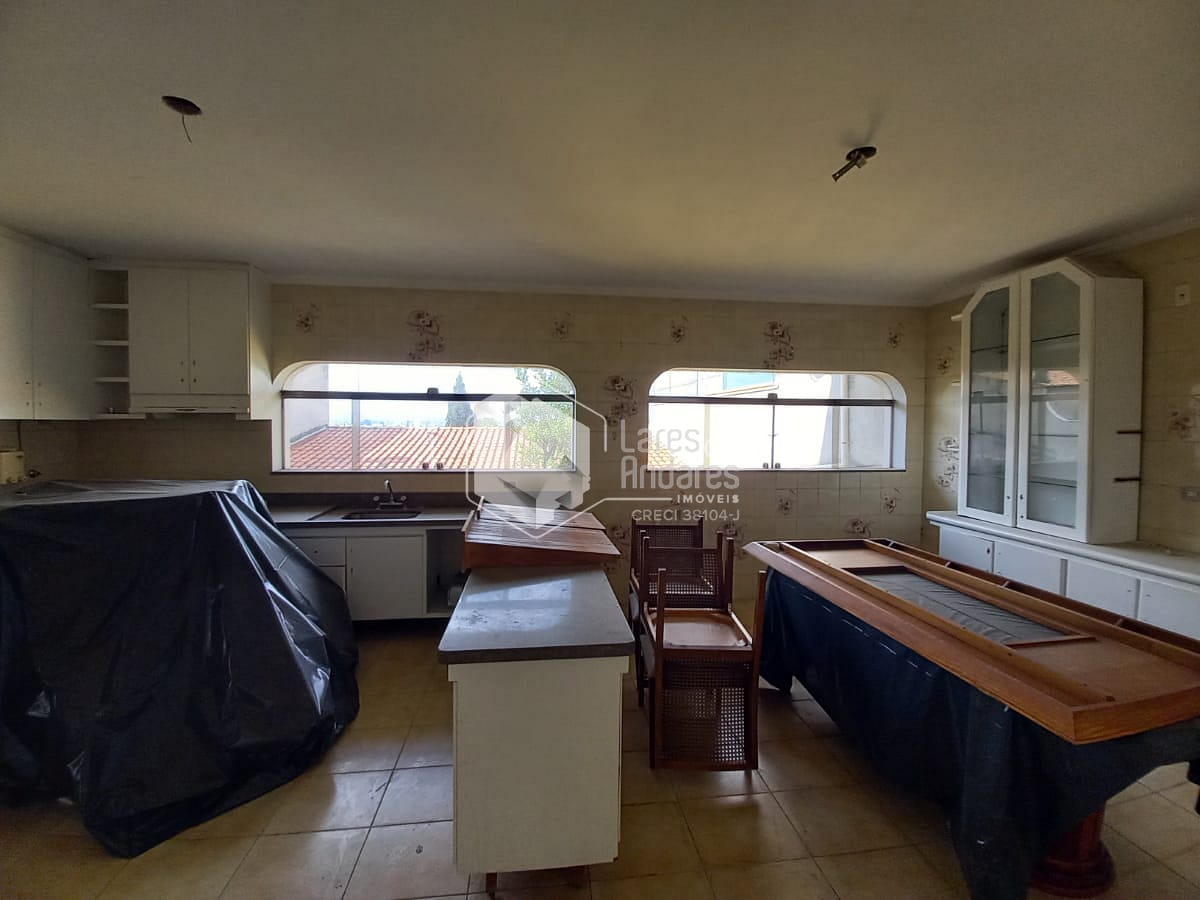 Casa à venda com 4 quartos, 377m² - Foto 9