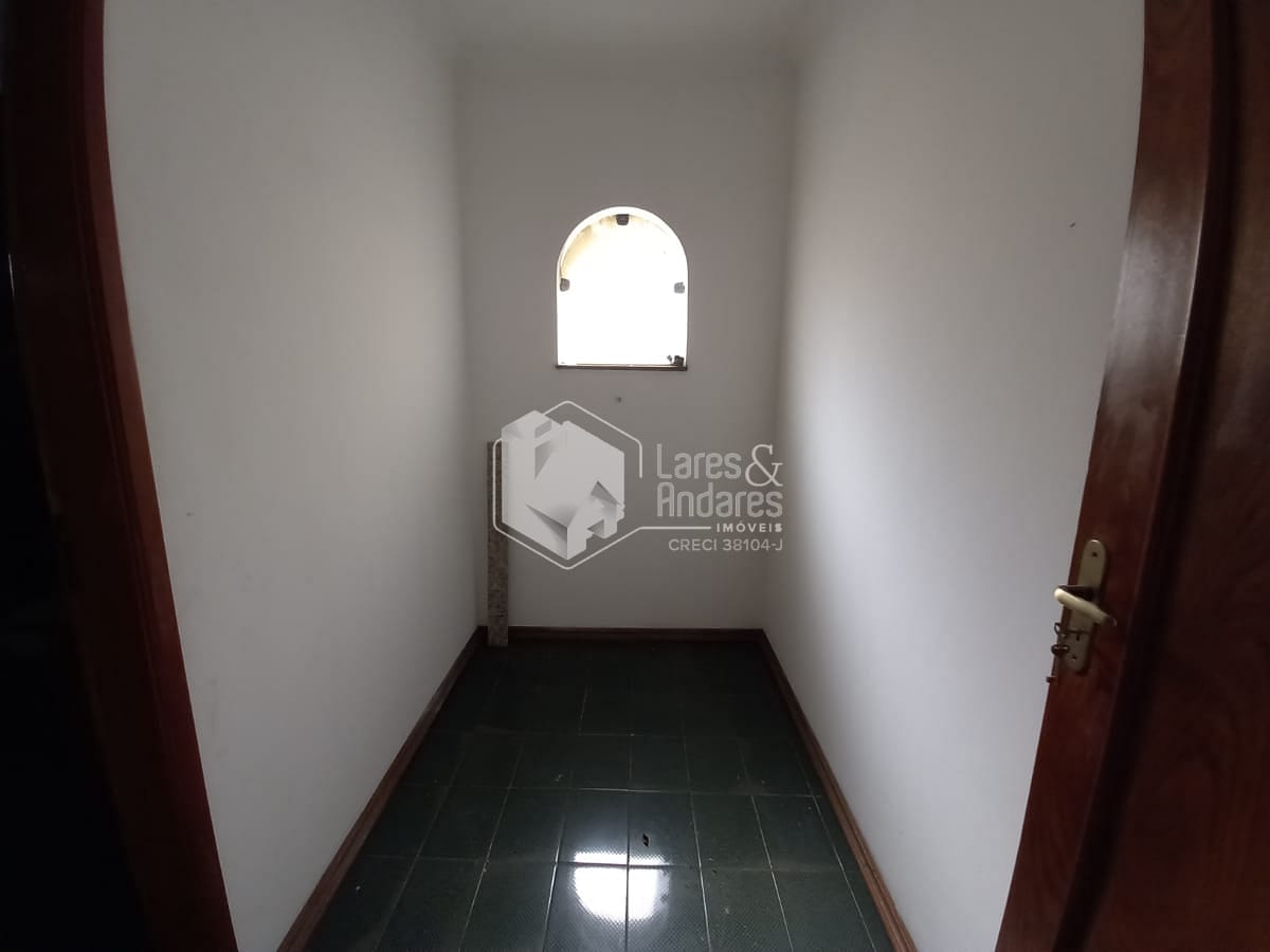 Casa à venda com 4 quartos, 377m² - Foto 13