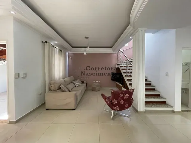 Casa com 250m² 3 quartos e 2 banheiros, à venda, no bairro Loteamento Villa Branca em Jacareí