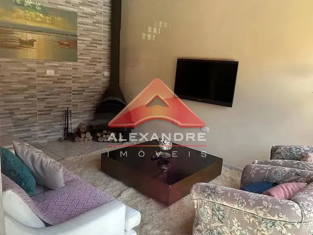 Casa com 10m² 5 quartos e 2 banheiros, à venda, no bairro Guaratuba em Bertioga