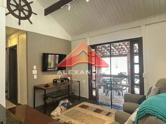 Casa com 10m² 5 quartos e 2 banheiros, à venda, no bairro Guaratuba em Bertioga