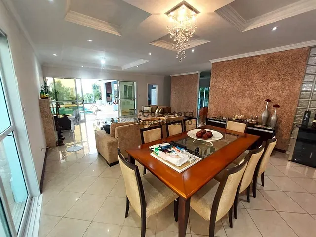 Casa com 327m² 4 quartos e 5 banheiros, à venda ou para alugar, no bairro Jardim Altos de Santana II em Jacareí