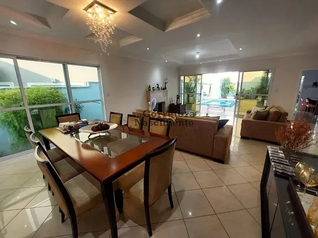 Casa com 327m² 4 quartos e 5 banheiros, à venda ou para alugar, no bairro Jardim Altos de Santana II em Jacareí