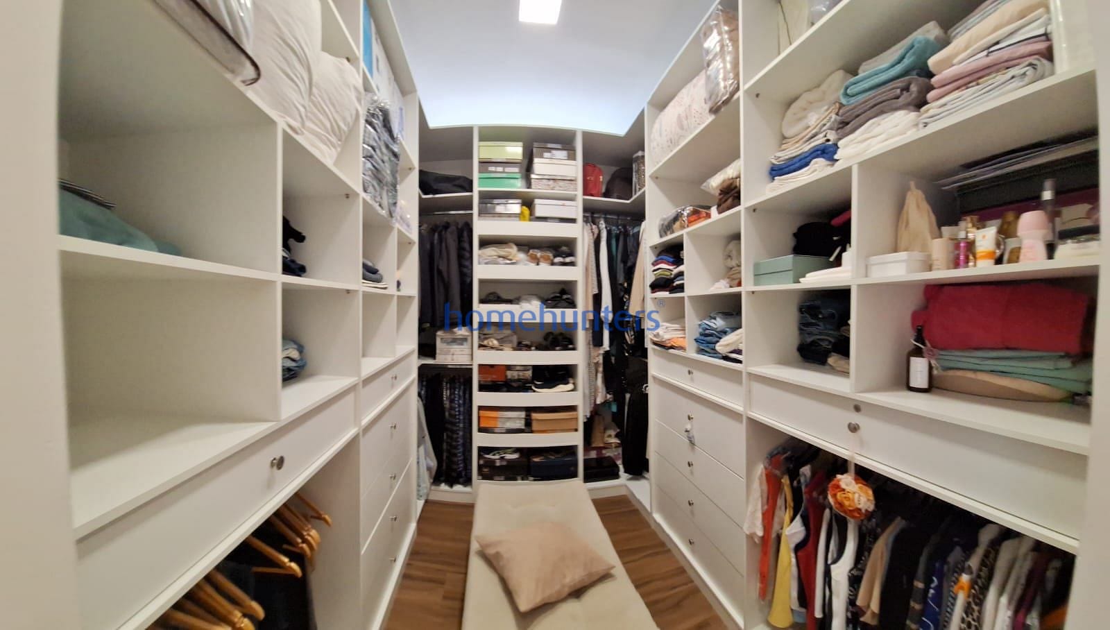 Casa à venda com 4 quartos, 252m² - Foto 26