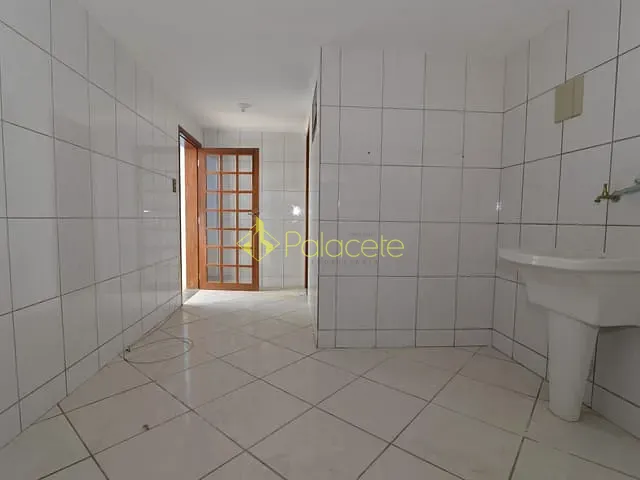 Casa 2 quartos e 1 banheiro, à venda, no bairro Chácara São Silvestre em Taubaté