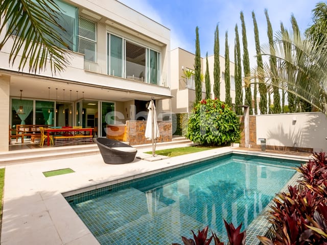 Casa com 504m² 4 quartos e 6 banheiros, à venda, no bairro Tamboré em Barueri