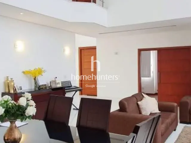 Casa com 600m² 3 quartos e 6 banheiros, à venda, no bairro Dois Córregos em Valinhos
