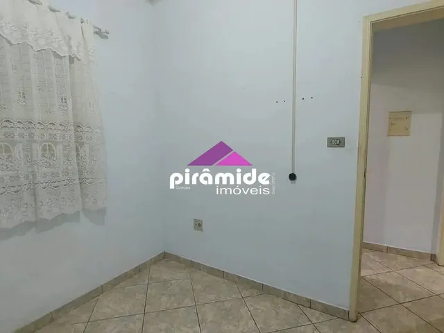 Casa com 10m² 2 quartos e 1 banheiro, para alugar, no bairro Monte Castelo em São José Dos Campos