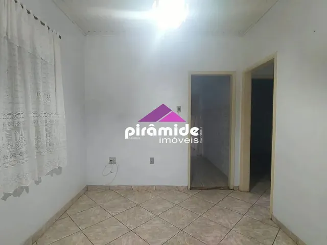 Casa com 10m² 2 quartos e 1 banheiro, para alugar, no bairro Monte Castelo em São José Dos Campos