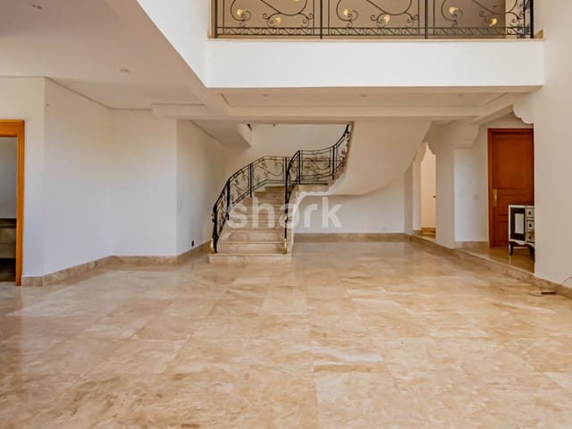 Casa com 780m² 5 quartos e 8 banheiros, à venda, no bairro Alphaville em Santana de Parnaíba