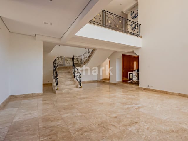 Casa com 780m² 5 quartos e 8 banheiros, à venda, no bairro Alphaville em Santana de Parnaíba