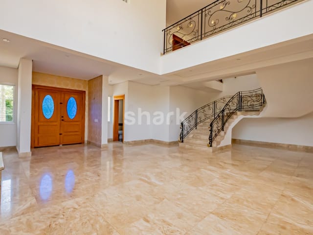 Casa com 780m² 5 quartos e 8 banheiros, à venda, no bairro Alphaville em Santana de Parnaíba