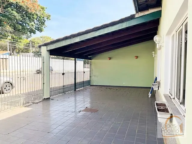 Casa com 300m² 4 quartos e 3 banheiros, à venda, no bairro Centro em Atibaia