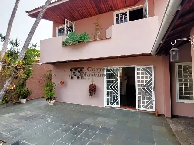 Casa com 256m², à venda, no bairro Jardim Siesta em Jacareí
