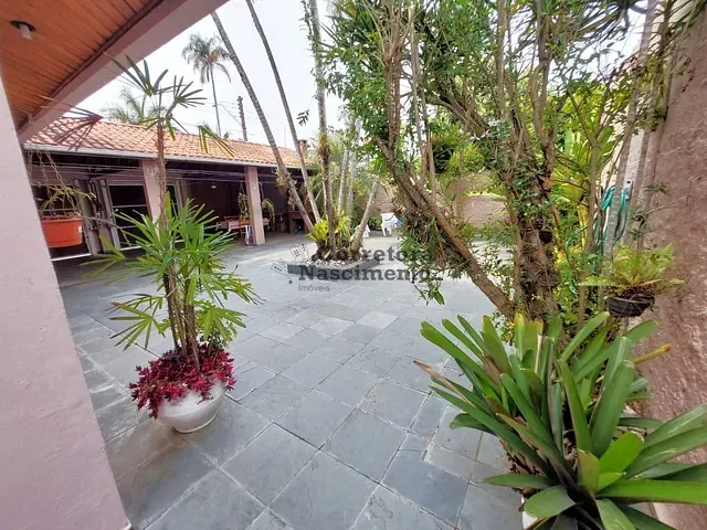 Casa com 256m², à venda, no bairro Jardim Siesta em Jacareí