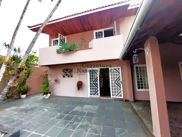 Casa com 256m², à venda, no bairro Jardim Siesta em Jacareí