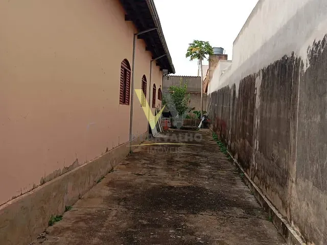 Casa com 360m² 4 quartos e 2 banheiros, à venda, no bairro Alvorada em Anápolis