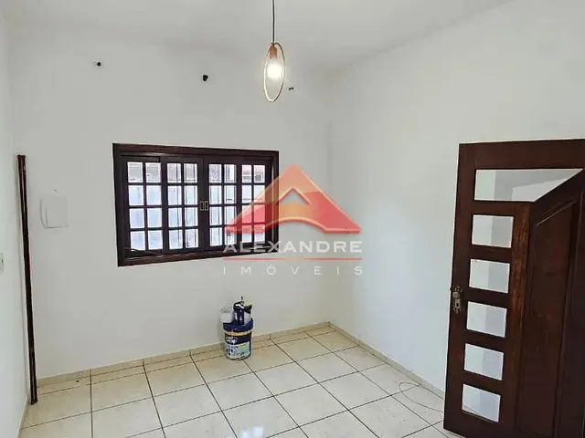 Casa com 125m² 2 quartos e 1 banheiro, para alugar, no bairro Jardim Ismênia em São José Dos Campos