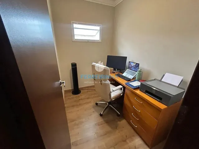 Casa com 260m² 4 quartos e 4 banheiros, à venda ou para alugar, no bairro Urbanova em São José Dos Campos