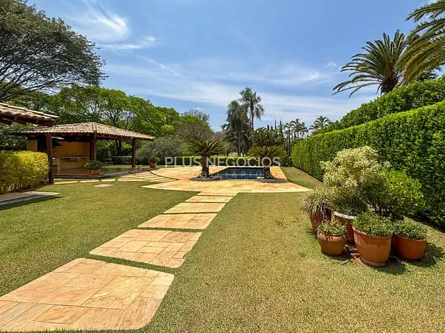 Casa com 1000m² 4 quartos e 6 banheiros, à venda ou para alugar, no bairro Barreirinho em Araçoiaba da Serra