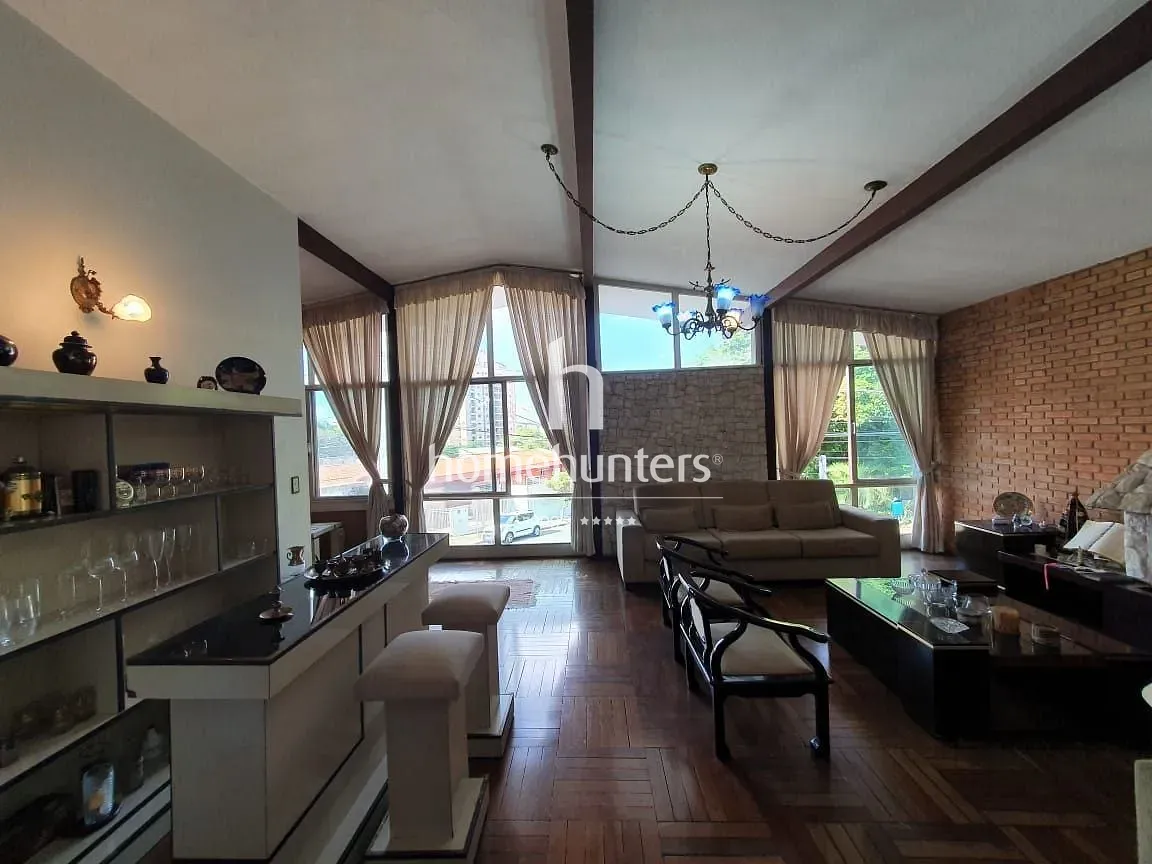 Casa, 3 quartos, 255 m² - Foto 1
