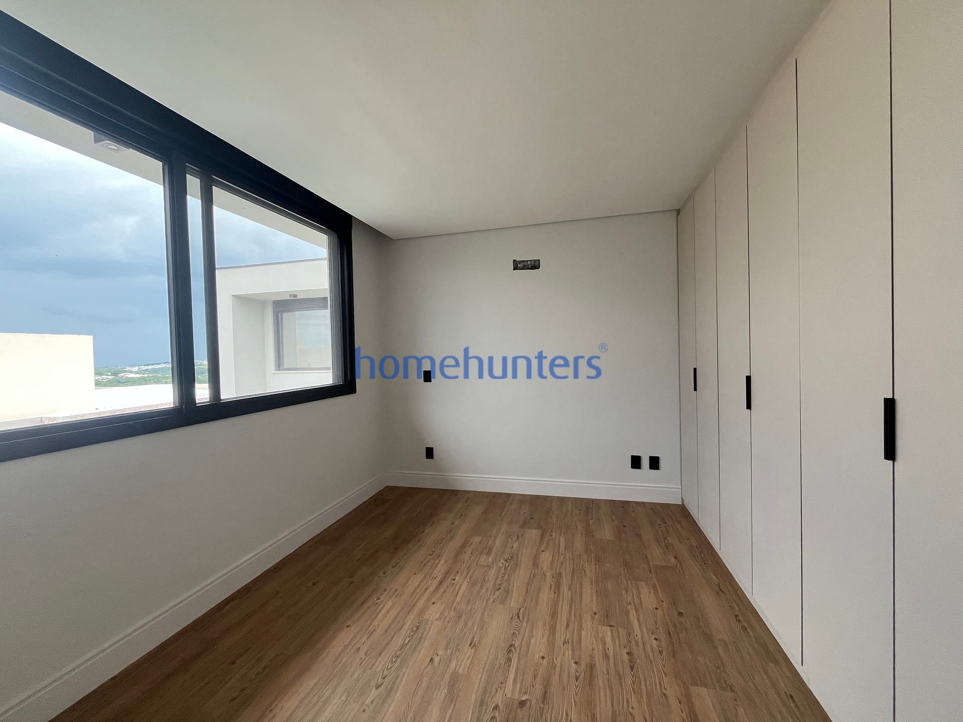 Casa à venda e aluguel com 4 quartos, 560m² - Foto 3