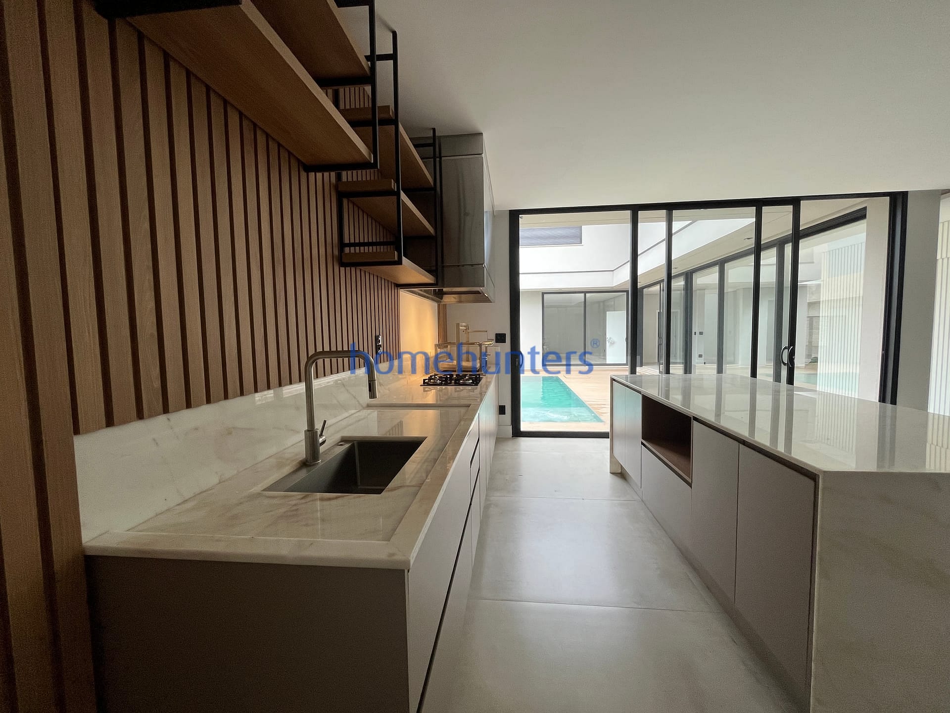 Casa à venda e aluguel com 4 quartos, 560m² - Foto 23